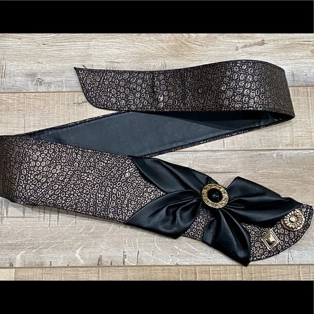 VINTAGE 80s Gold Embossed Waist Belt Bow & Buttons